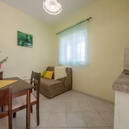 Vidas Apartment *