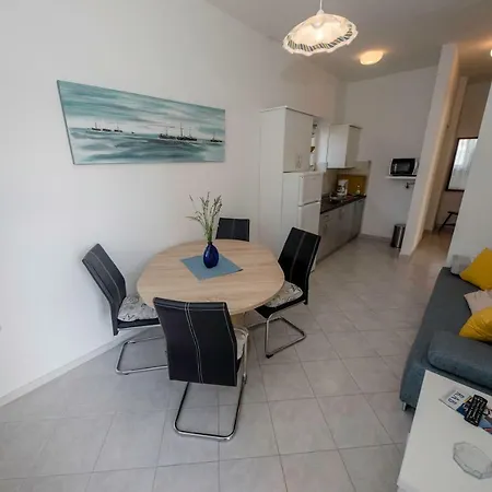 Vidas Apartment *