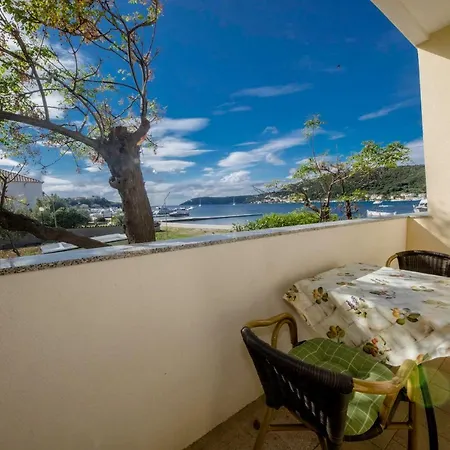 Apartment Vidas Supetarska Draga