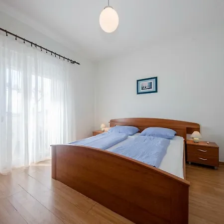 Vidas Apartment *